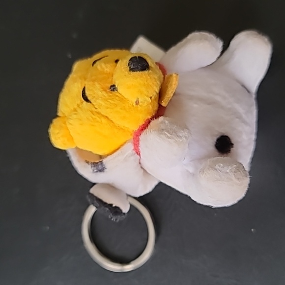 Winnie the Pooh Disney World Keychain - Picture 8 of 9